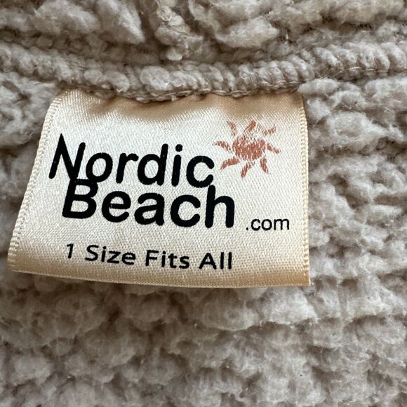 Nordic Beach Soft Body Wrap Cardigan Sweater Coat Hooded Sherpa OS Fluffy Frappe - Picture 8 of 8